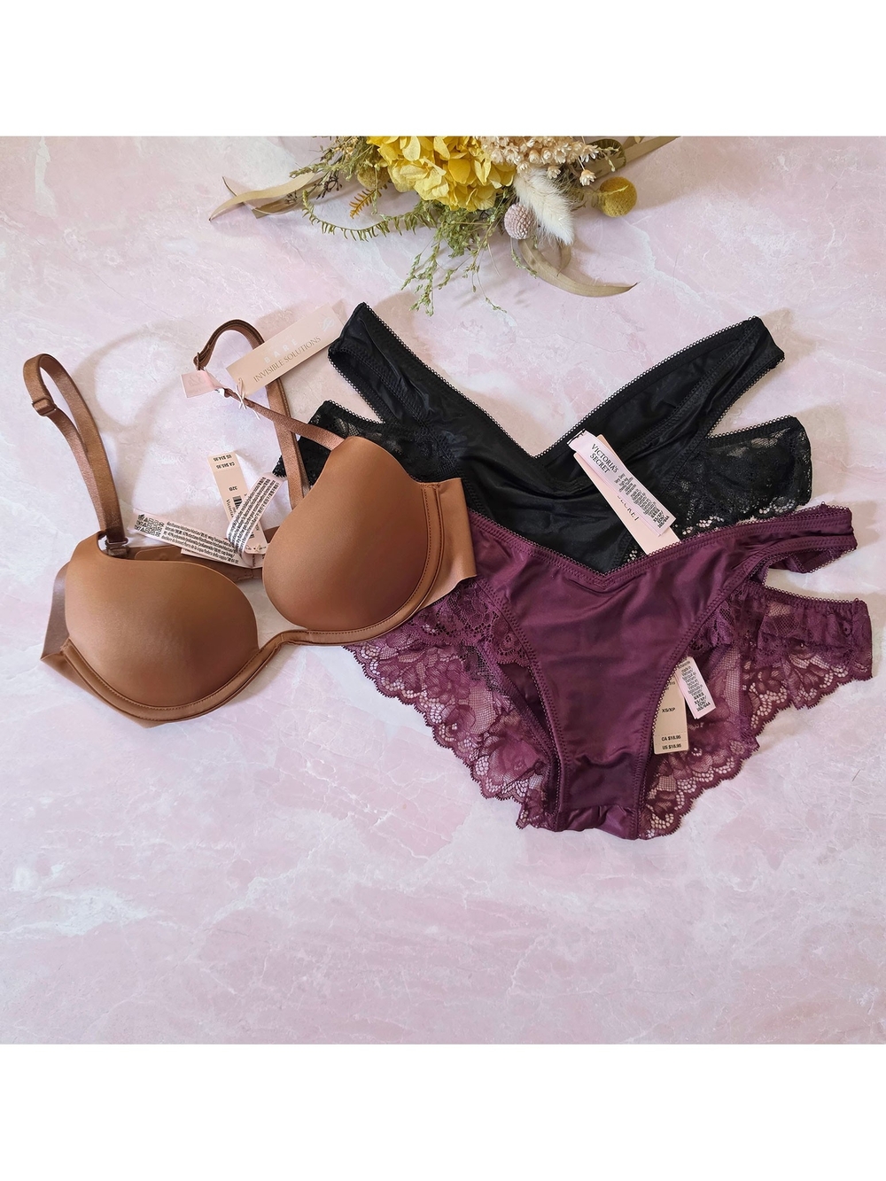 Victoria's Secret Open Plunge Bra & Lace-Trim Cut-Out Cheeky Panty(x2) Set